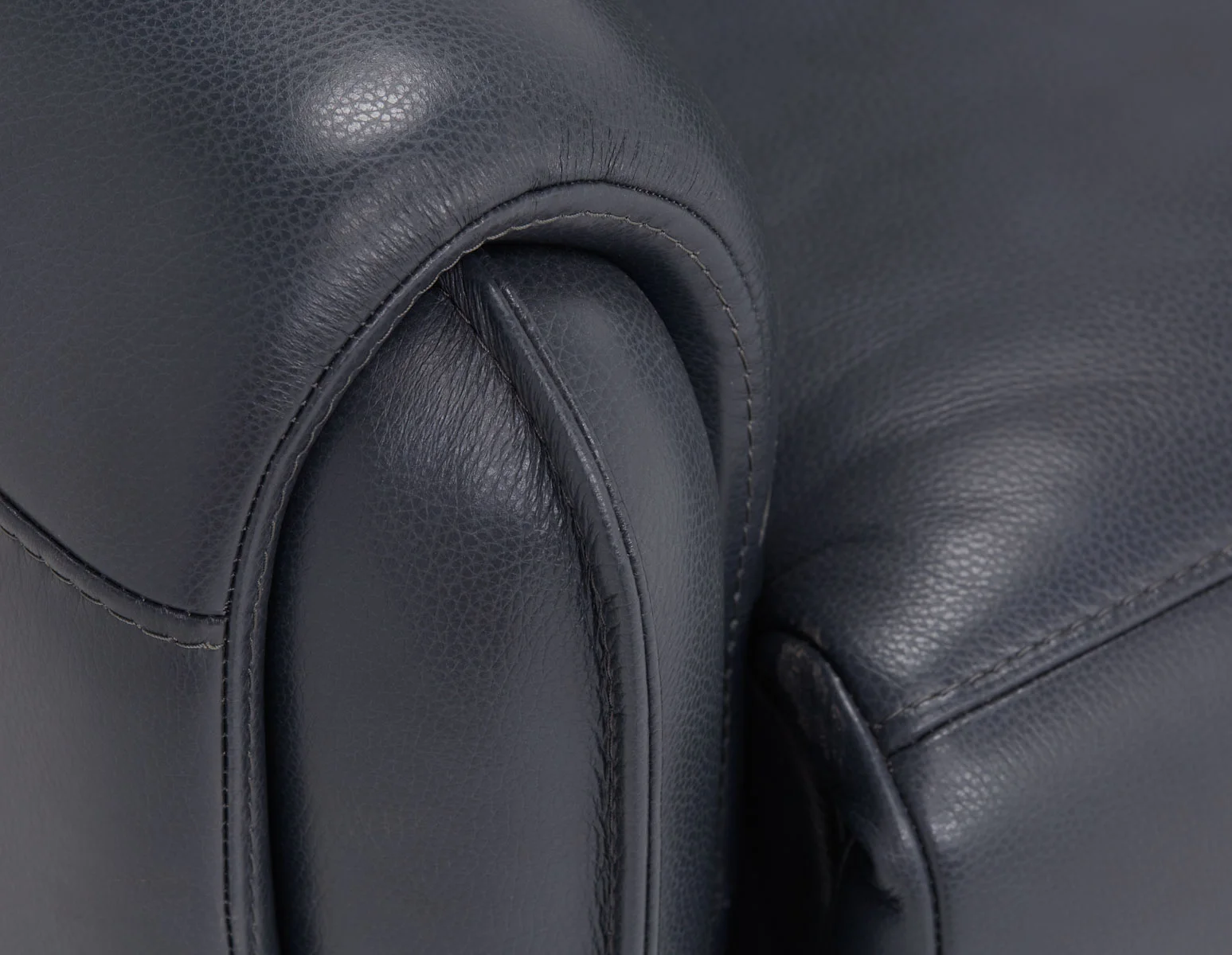 CALVERO — Contemporary power-reclining and glider 100% leather armchair with usb port (84-12-10-60) - Image 4