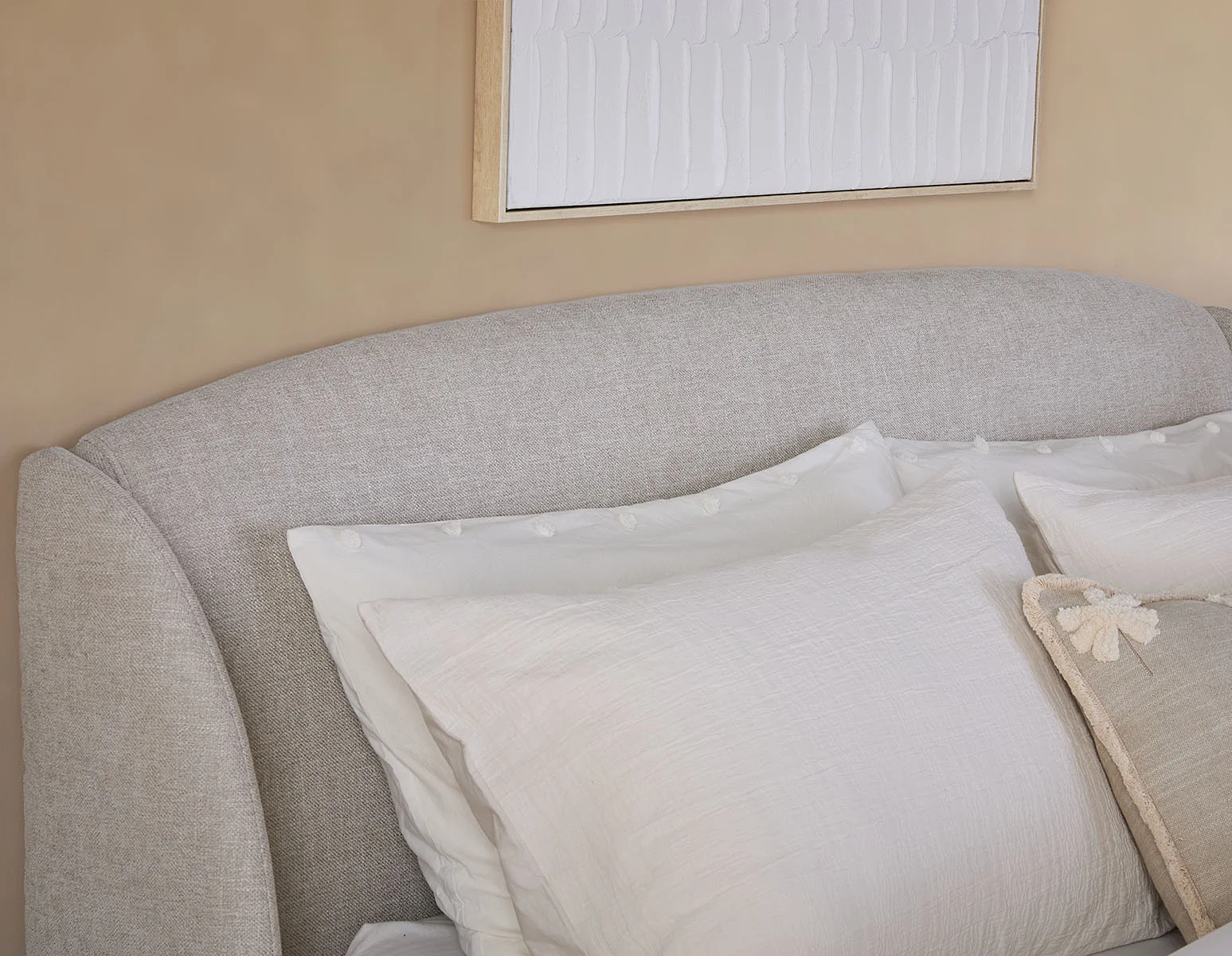 MARCIA — Mid-century modern upholstered queen size bed - Image 14