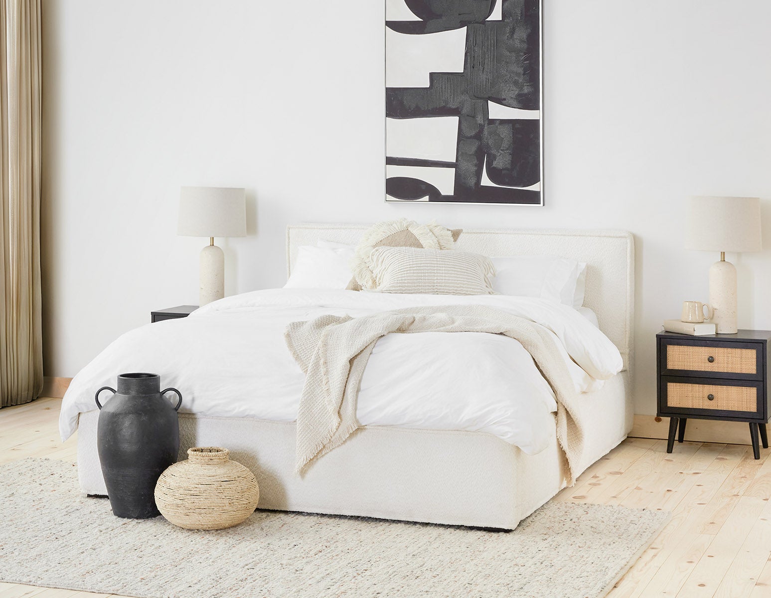 TONYA — Queen size bed with storage (97-60-99-10)