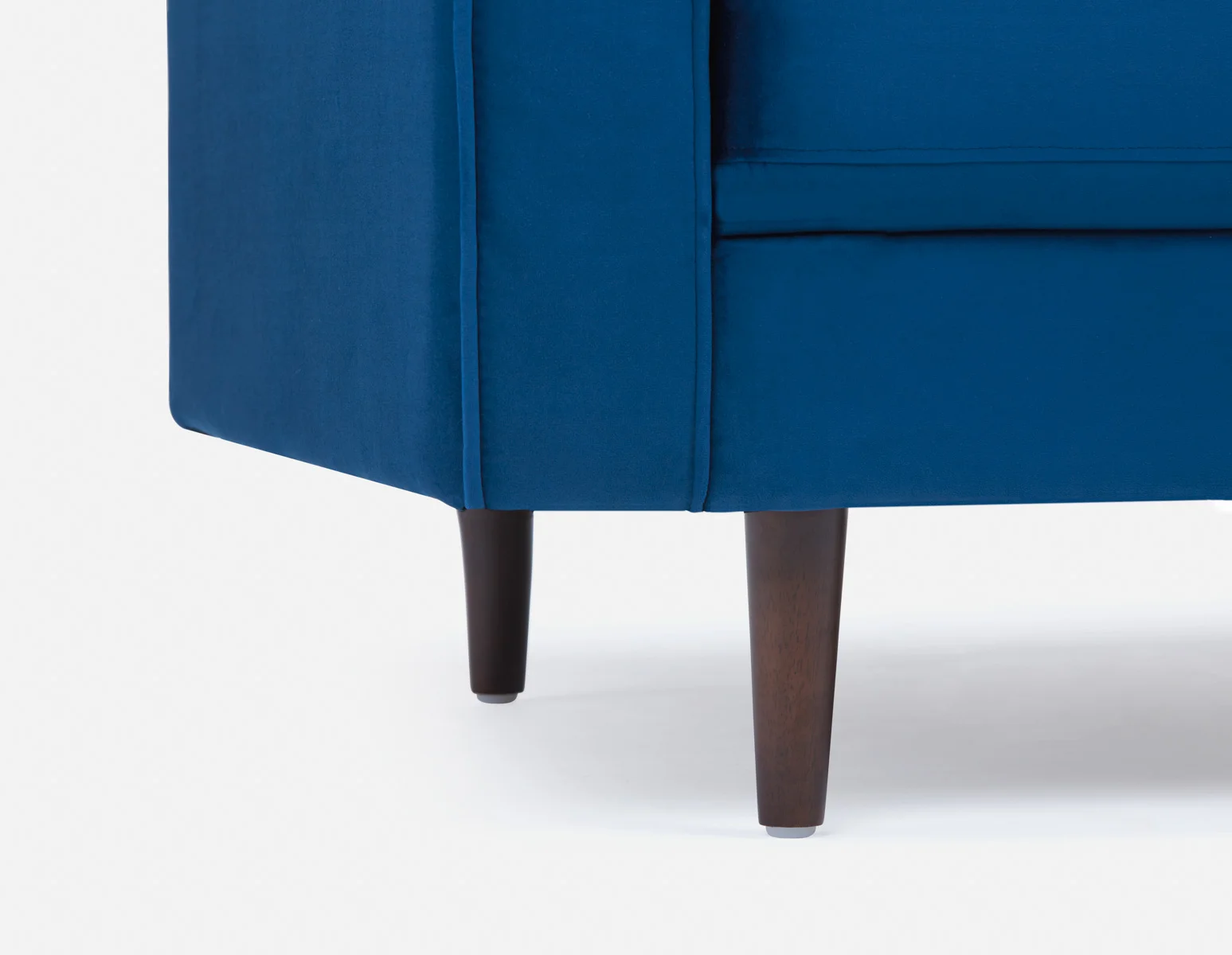 KINSEY — Velvet loveseat - Image 4