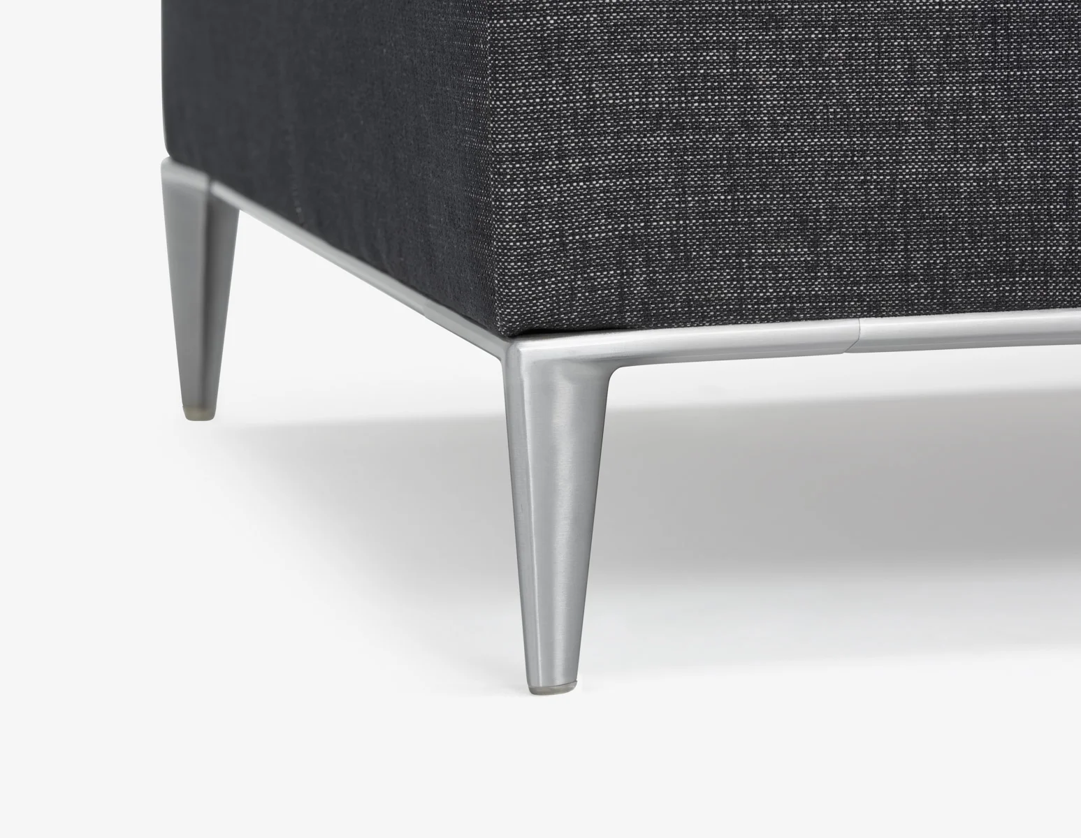 ANDREW — Right-facing sectional sofa in performance fabric (45-44-77-02) - Image 5