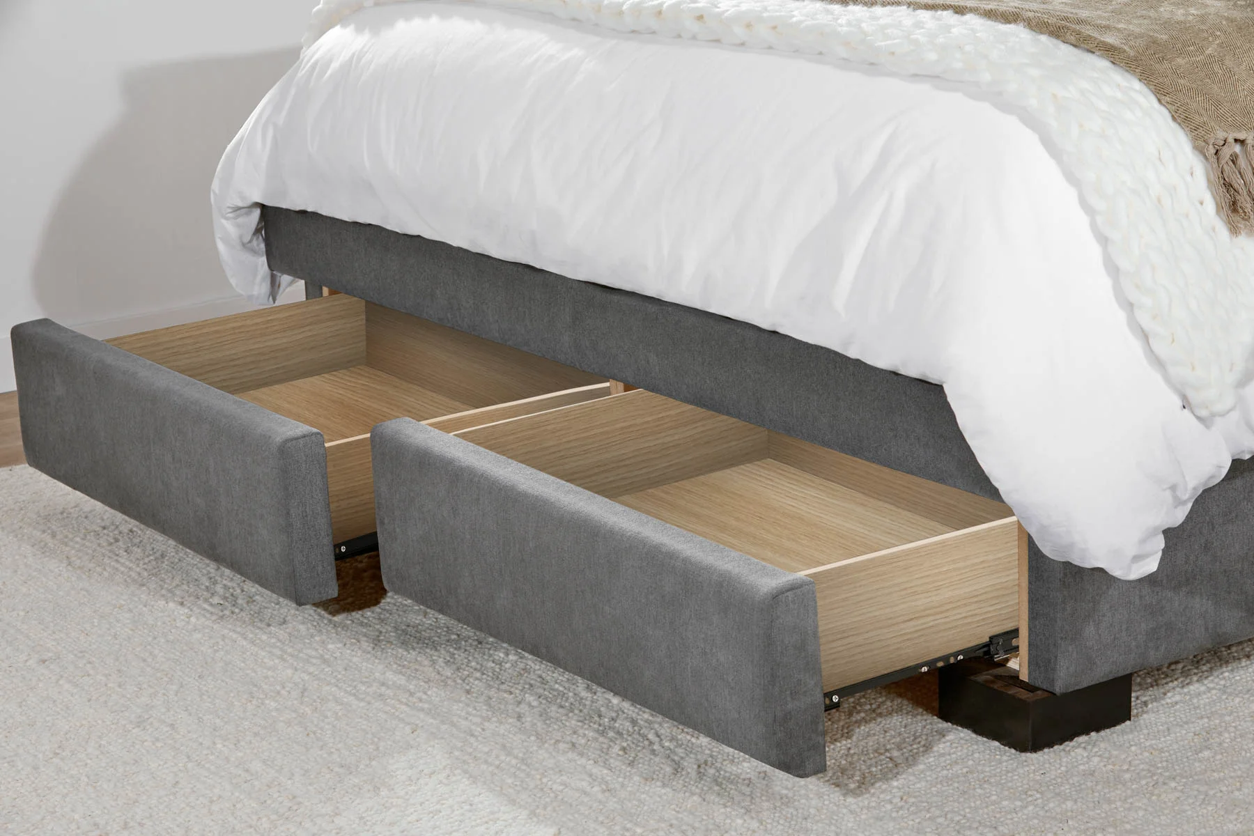 RAVEL — Traditional tufted upholstered wingback queen size bed with storage (81-42-52-33) - Image 10