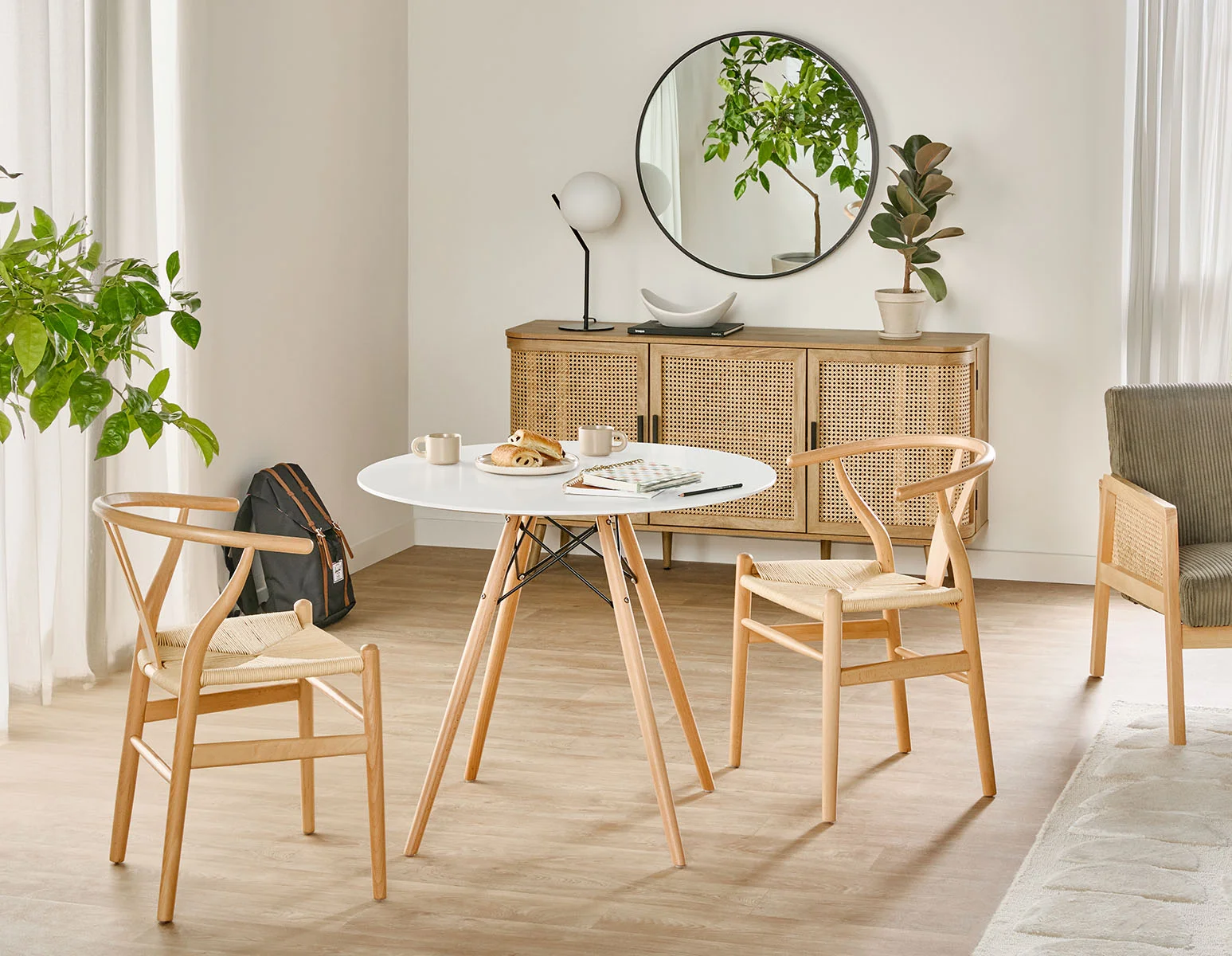 EIFFEL — Round lacquered dining table with solid beech wood legs 90 cm - Image 8