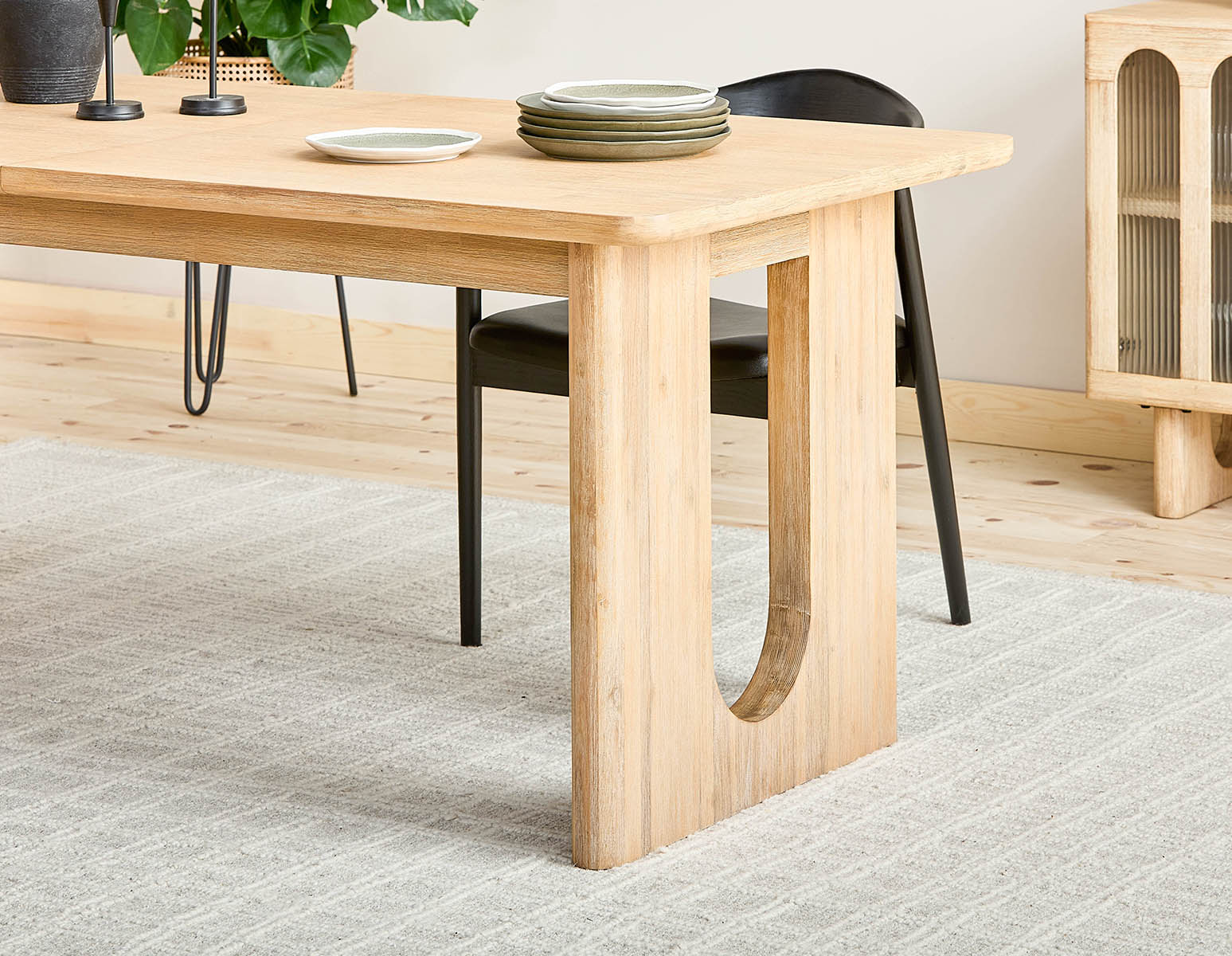 PRIYA — Extendable acacia wood dining table 180-220 cm - Image 13