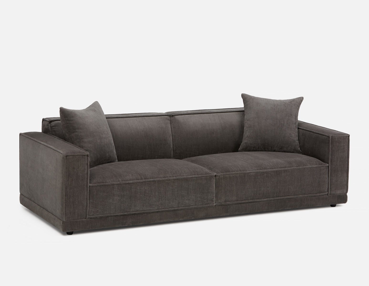 HILLARY — Modern low back 96" luxury sofa (64-85-93-30)