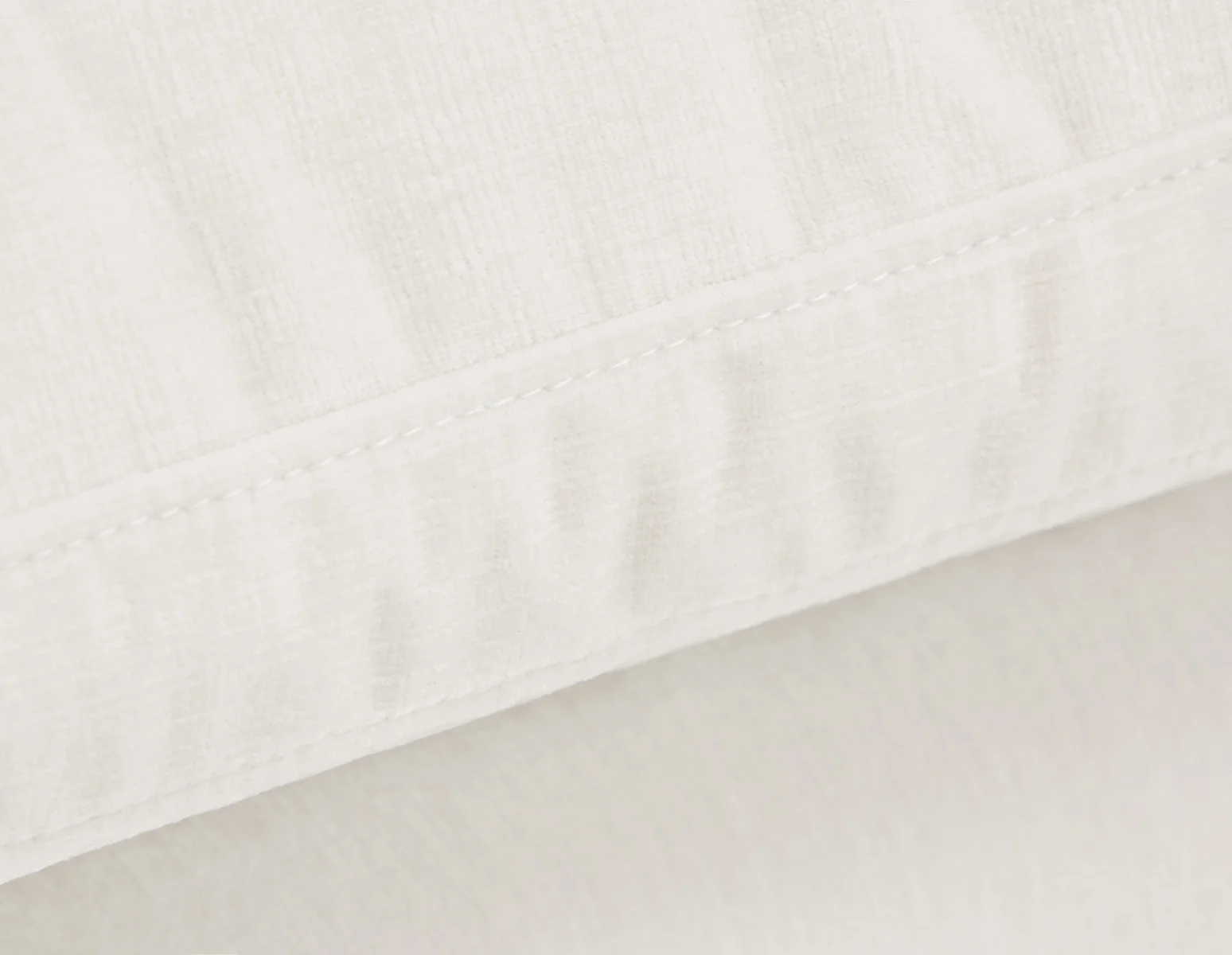 CHABLIS — Luxurious ottoman (85-55-69-46-D) - Image 3
