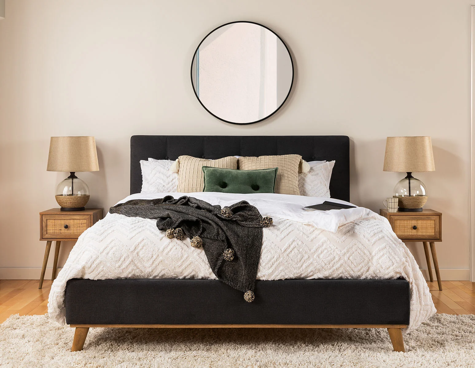 CARME — Mid-century modern tufted upholstered king size bed (98-53-18-33-D)