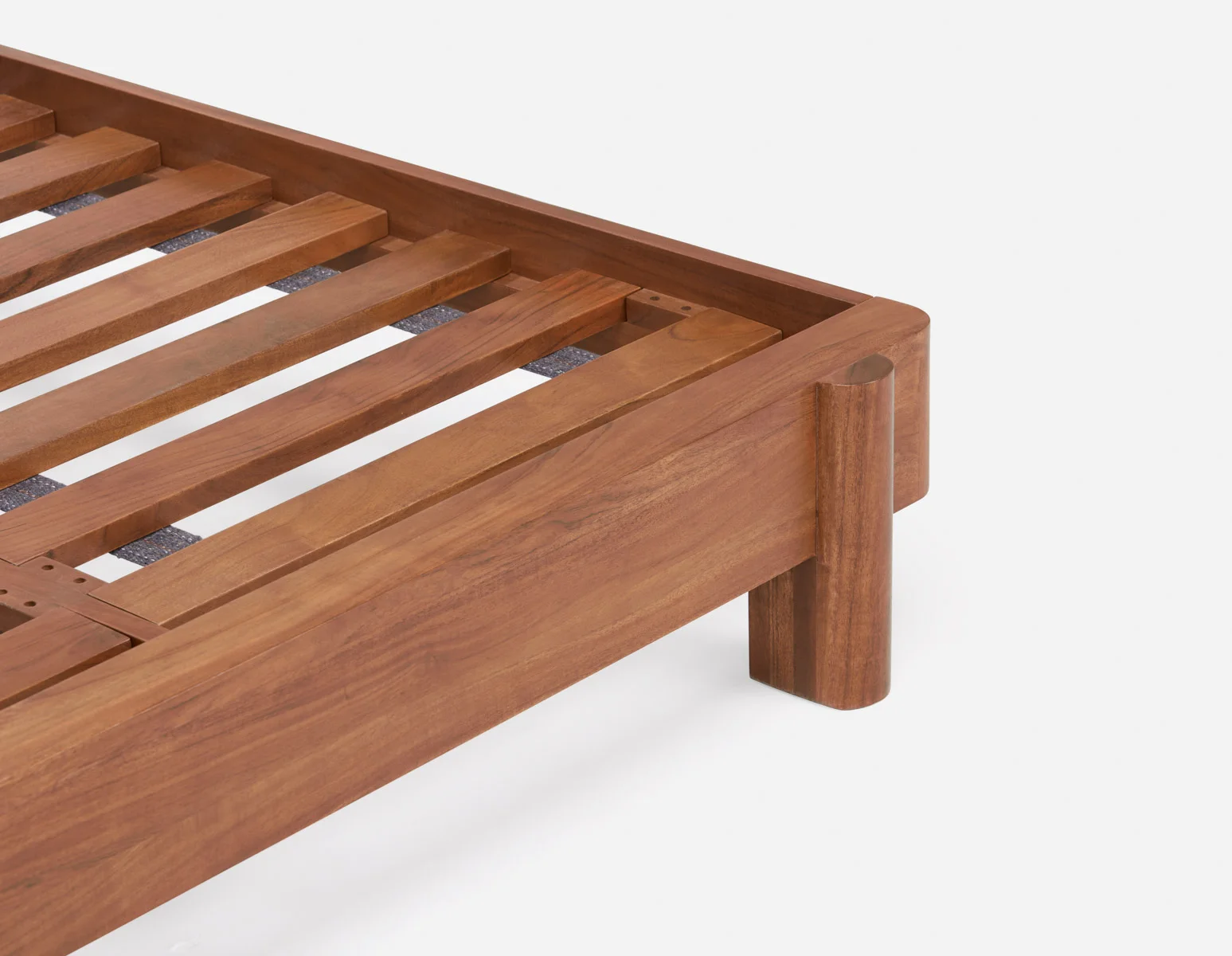 MUMBAI — Acacia wood king size bed - Image 7