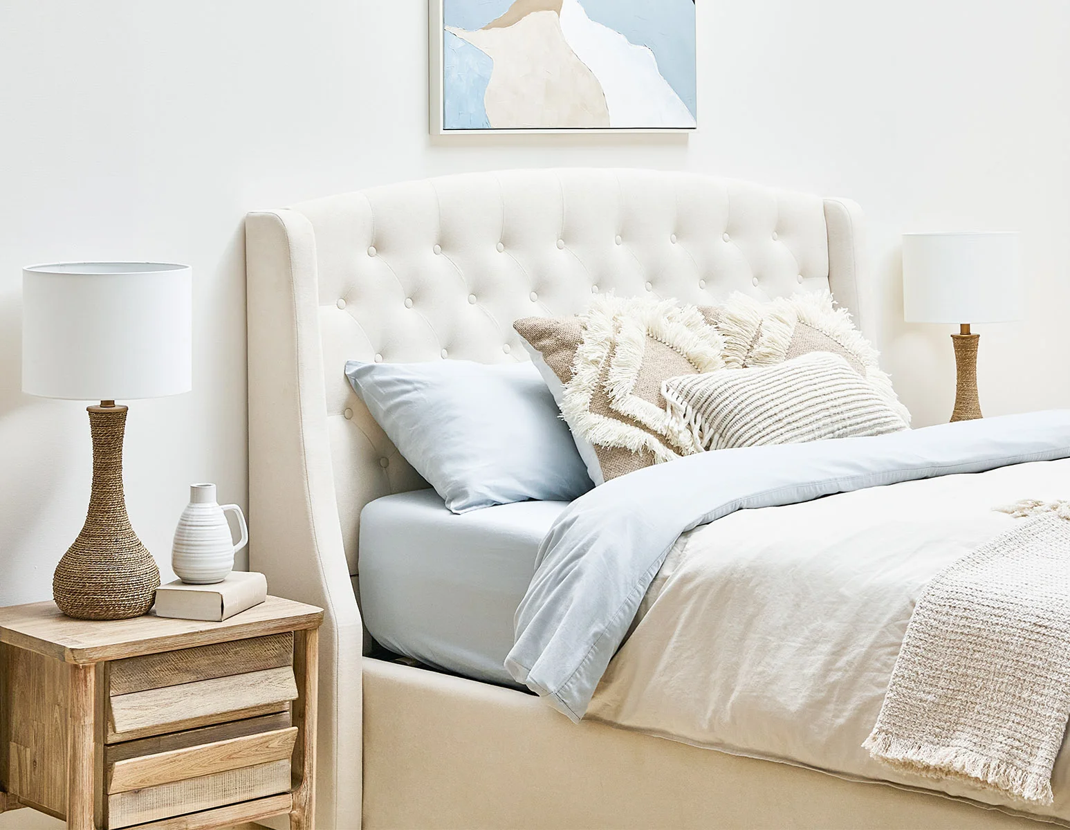 RAVEL — Traditional tufted upholstered wingback king-size bed with storage (27-96-47-46-D) - Image 9