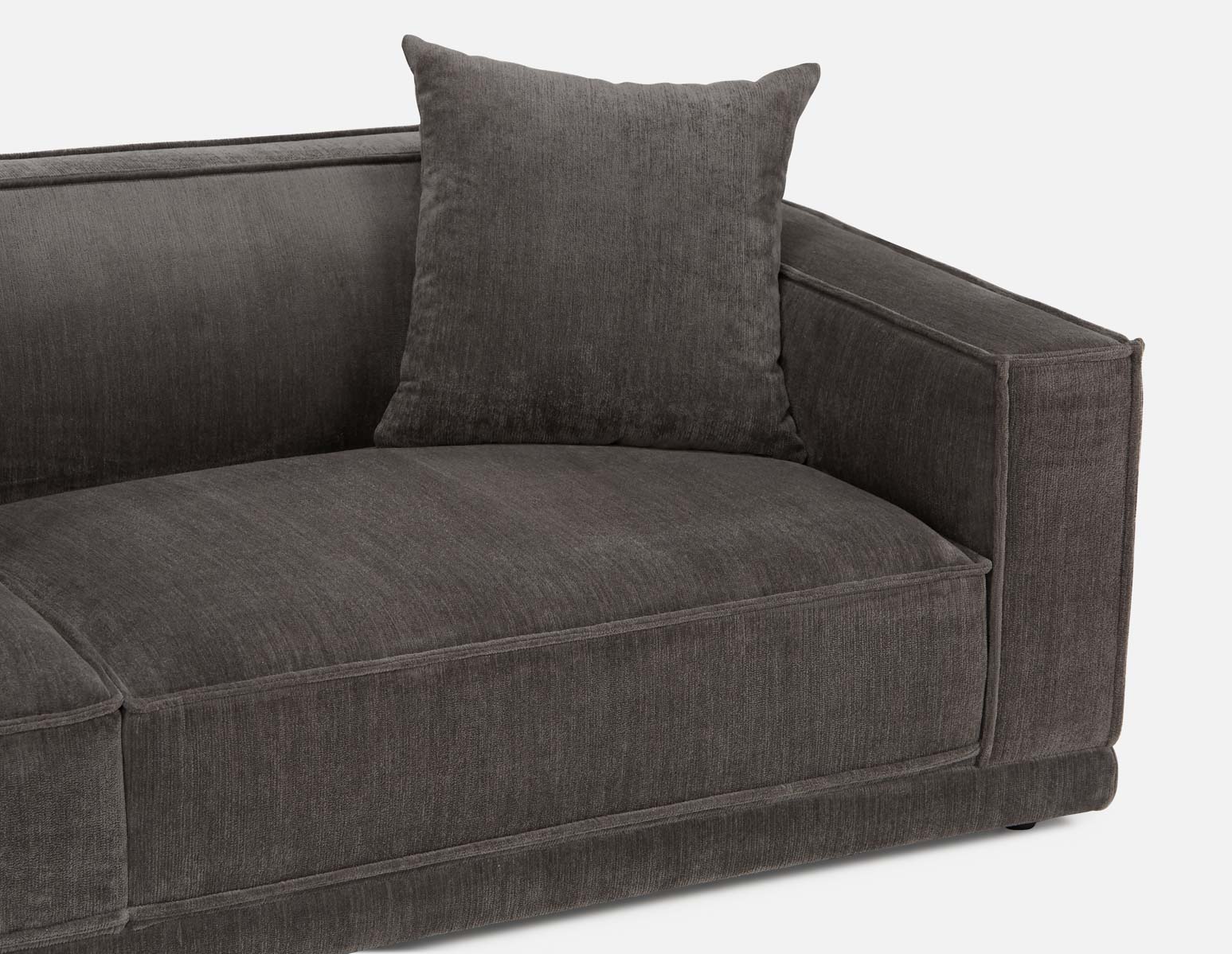 HILLARY — Modern low back 96" luxury sofa (64-85-93-30) - Image 6