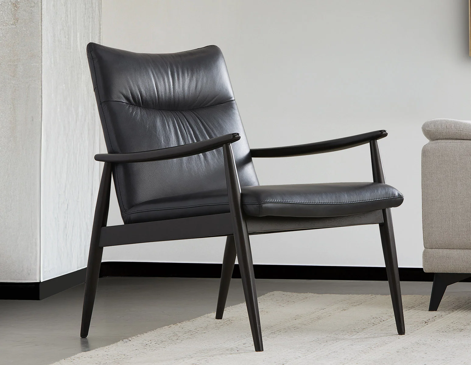 LATONA — 100% leather mid-century modern accent chair (71-53-26-20) - Image 13