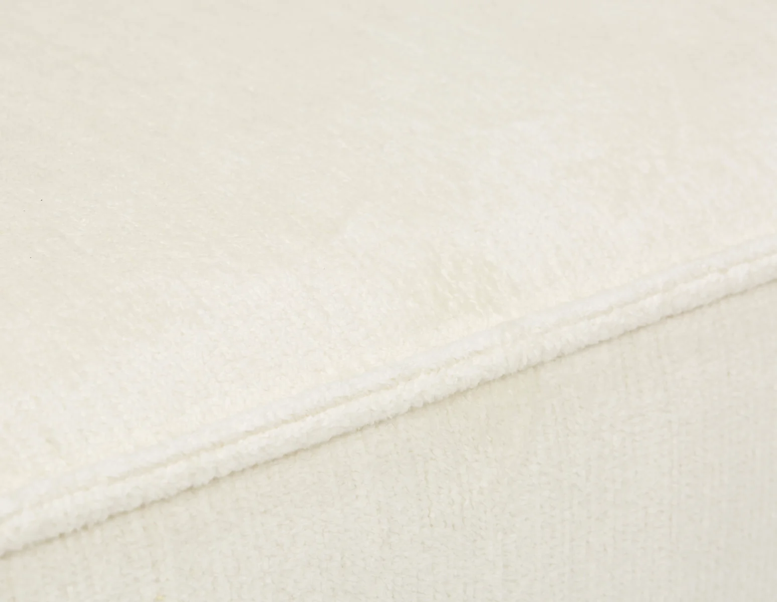 HILLARY — Modern low back 96" luxury sofa (64-85-93-10) - Image 10