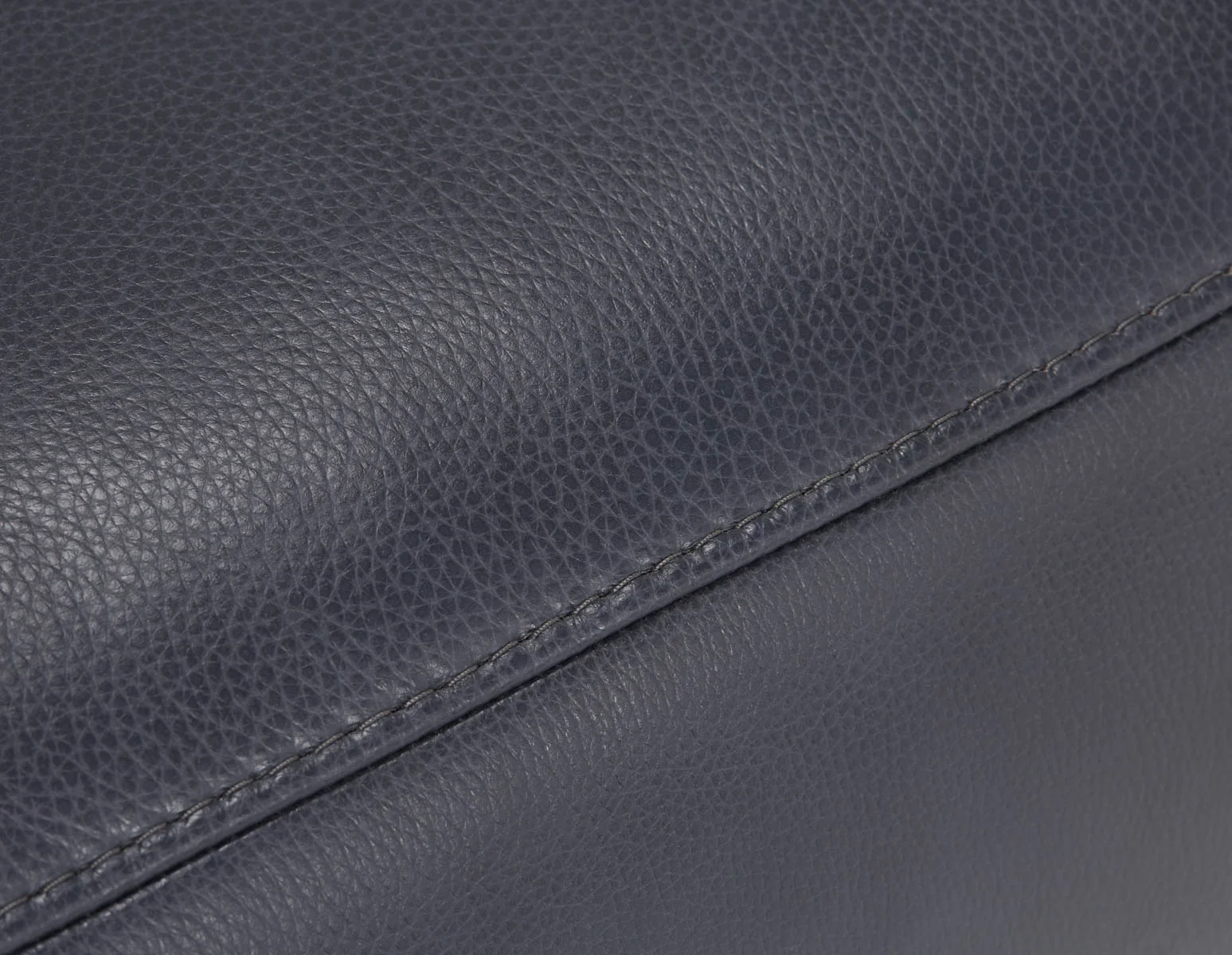 CALVERO — Contemporary power-reclining and glider 100% leather armchair with usb port (84-12-10-60) - Image 3