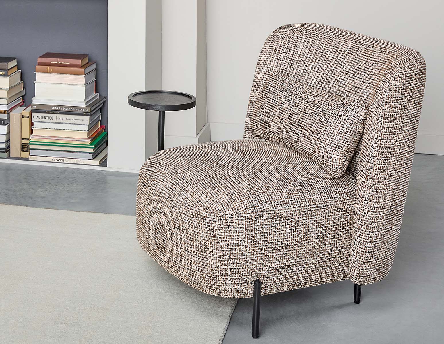 STIOLO — Accent chair with interchangeable drink stand (96-63-18-96)