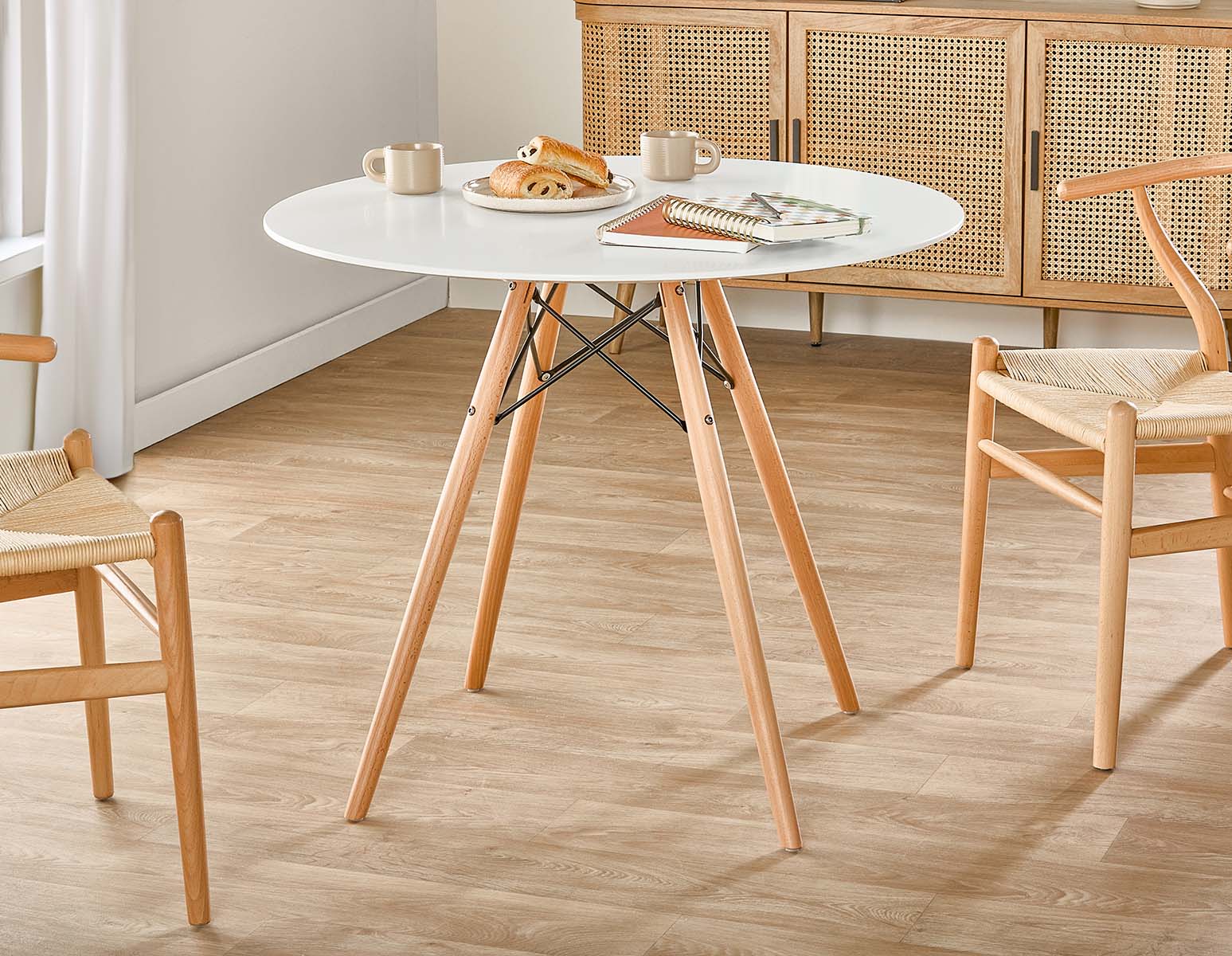 EIFFEL — Round lacquered dining table with solid beech wood legs 90 cm - Image 7