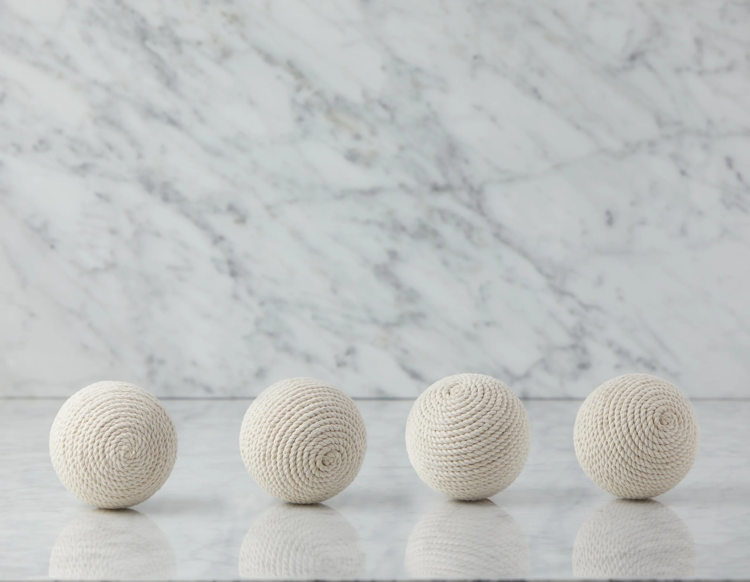 BALZ — Set of 4 decorative balls 11 cm (25-33-15-10)