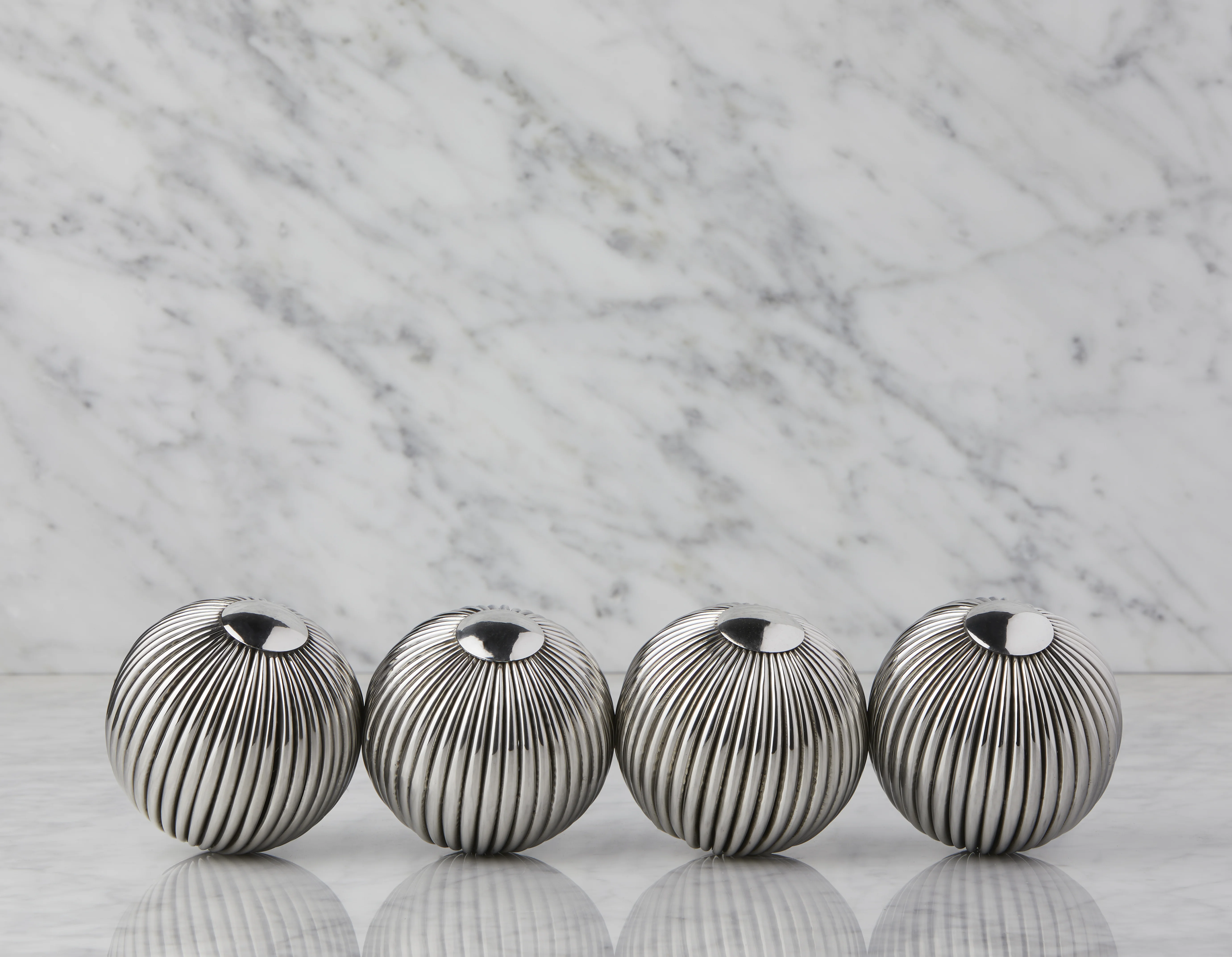 BASILE — Set of 4 decorative balls 10 cm - Image 4
