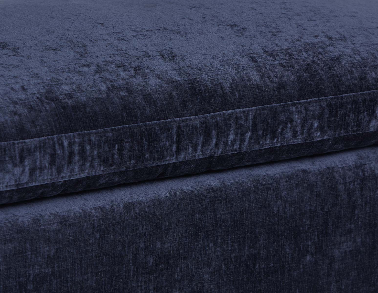 CHABLIS — Luxurious ottoman 44" x 22" (22-74-92-84-60) - Image 4