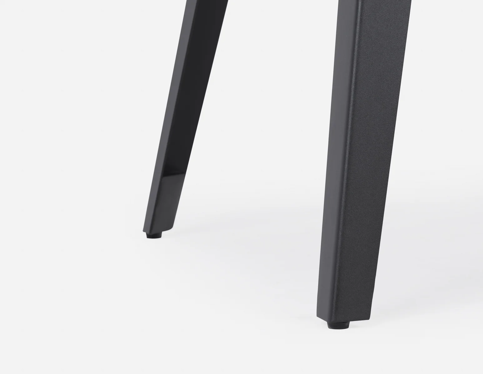 TUVE — Modern contemporary dining table 140cm - Image 5