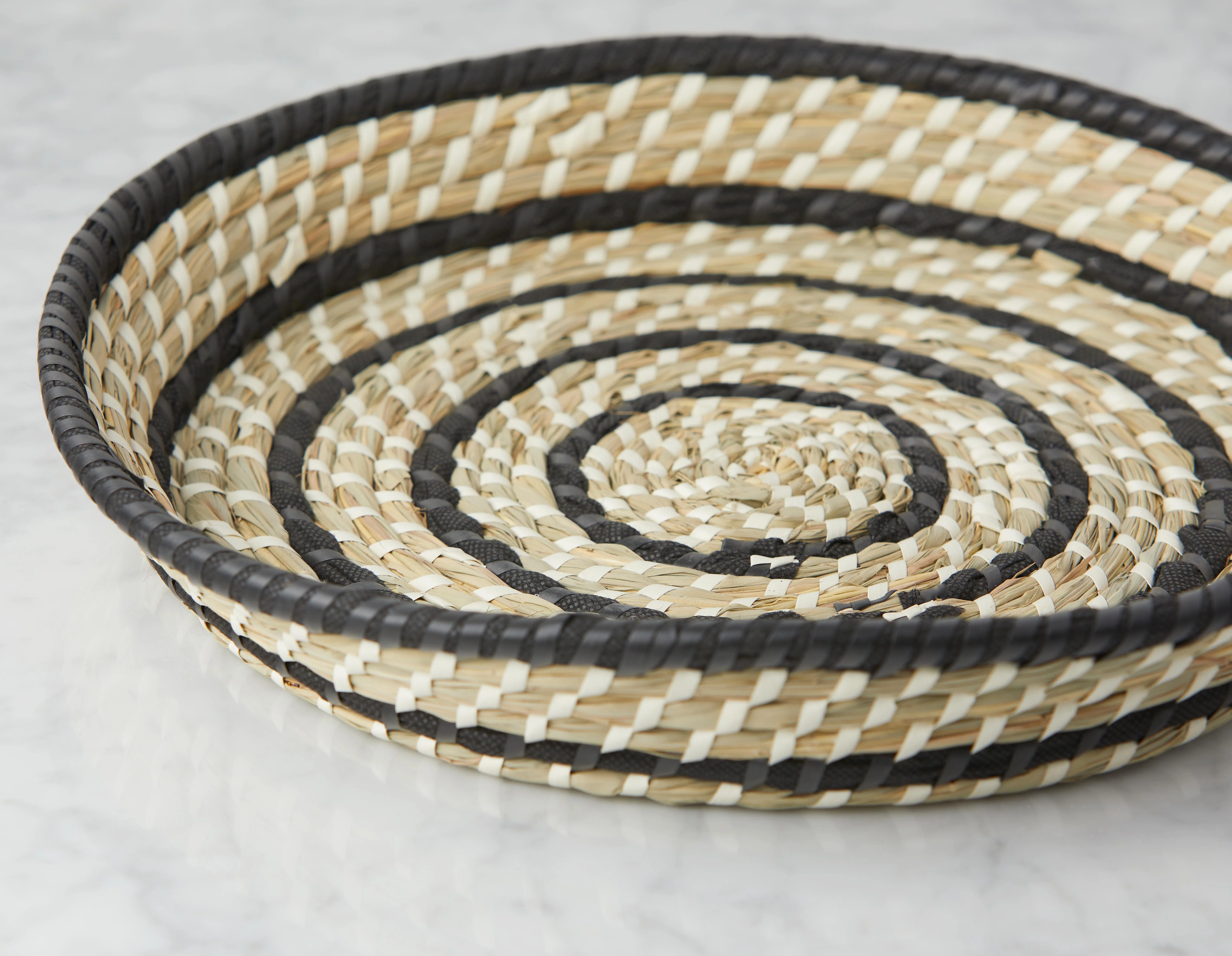DEBBIE — Grass weaving tray 40 cm - Image 3