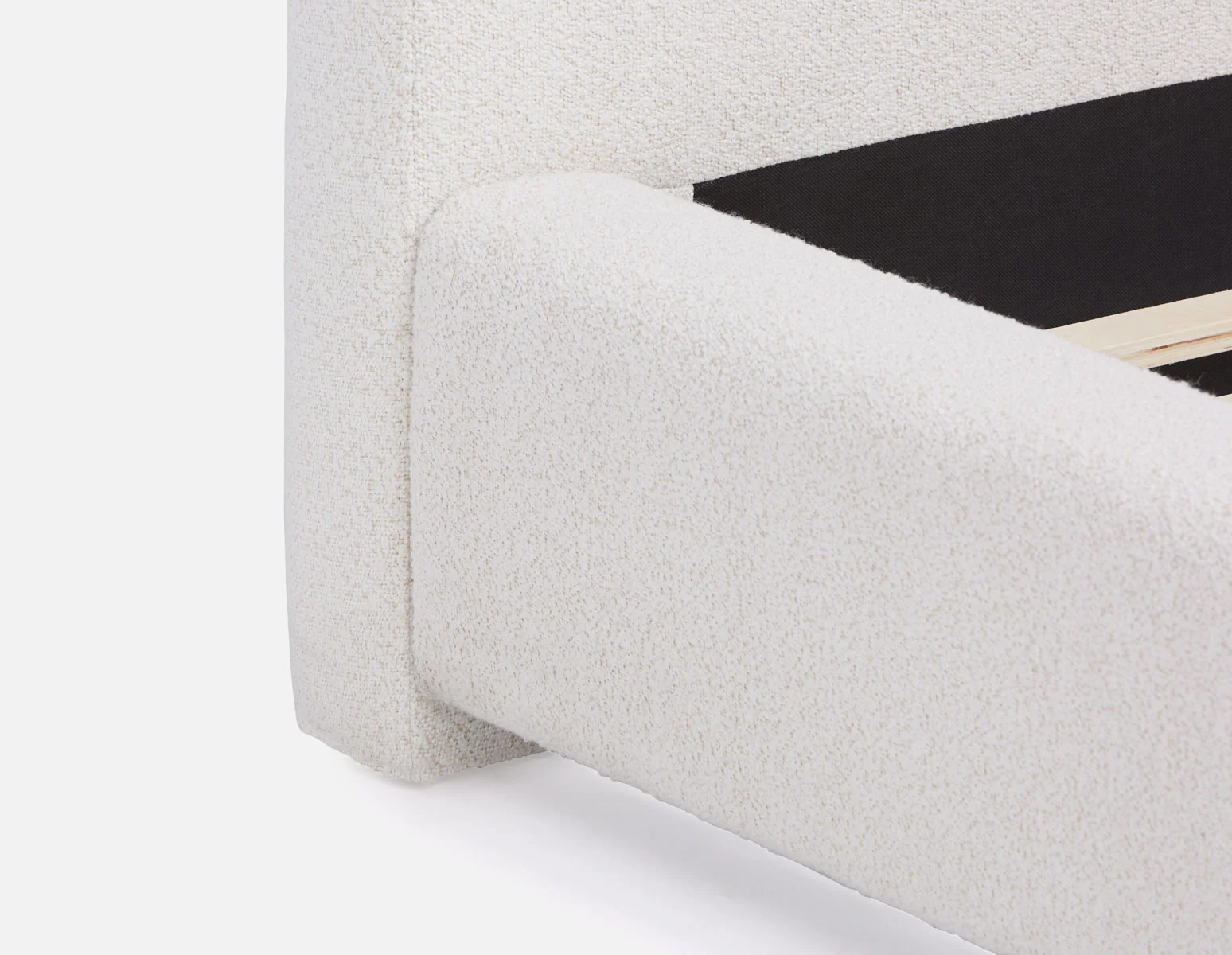 AURETTA — Modern contemporary upholstered queen size bed - Image 4