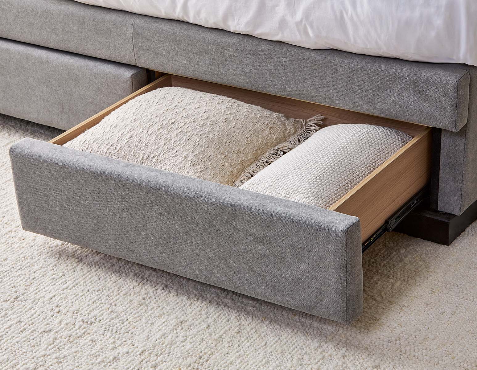 RAVEL — Traditional tufted upholstered wingback queen size bed with storage (81-42-52-30) - Image 10