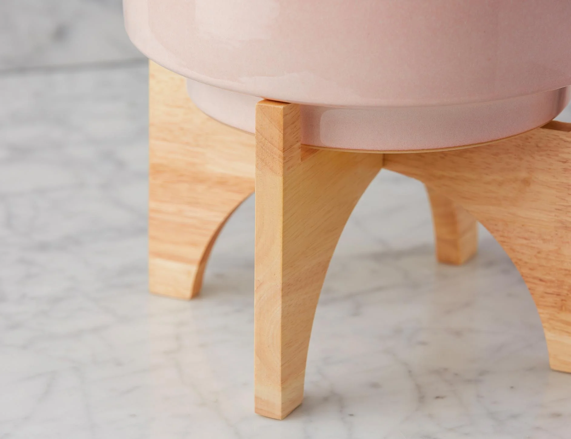 SHANE — Ceramic pot with wood stand 36 cm - Image 4