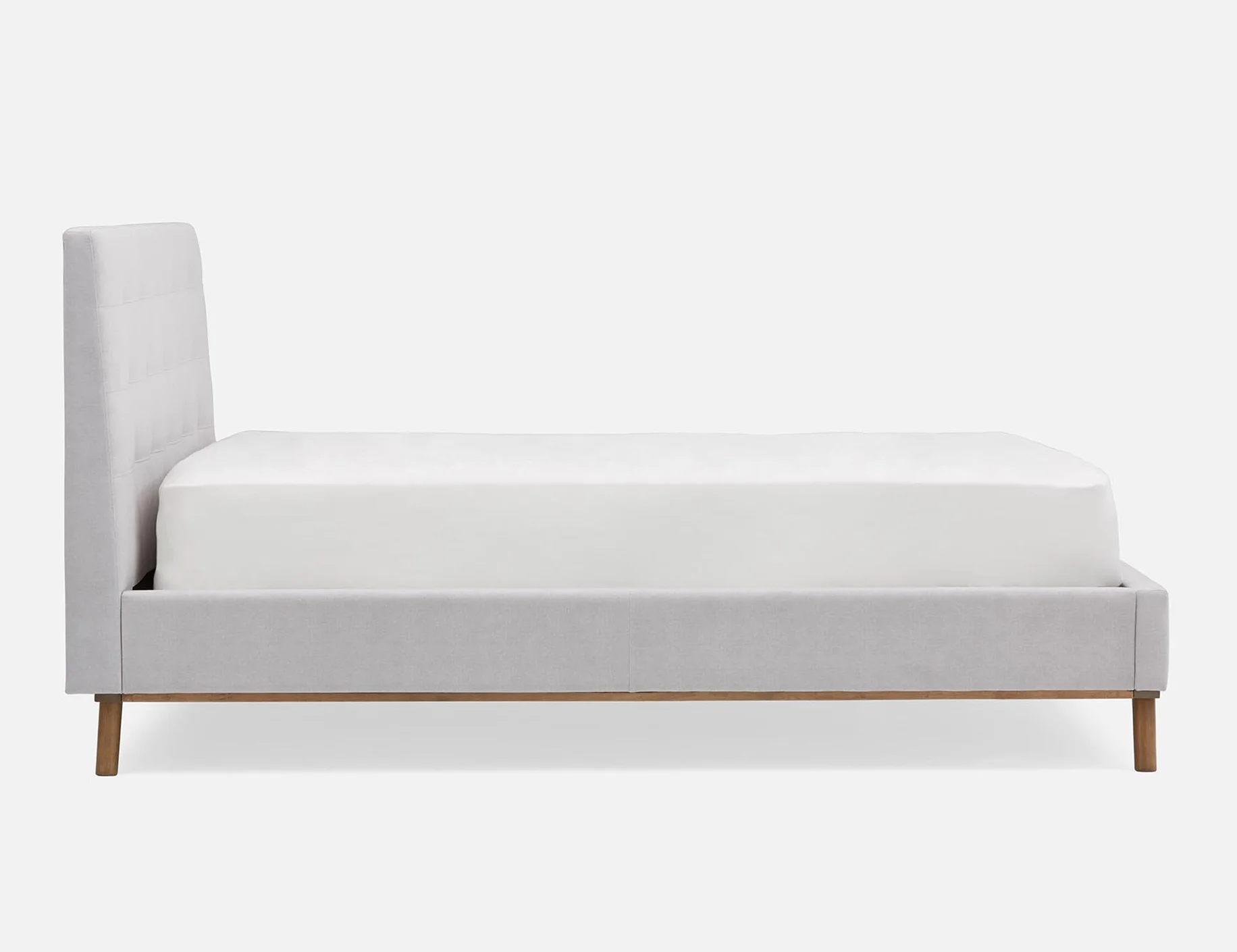 CARME — Mid-century modern tufted upholstered king size bed (98-53-18-30-D) - Image 4