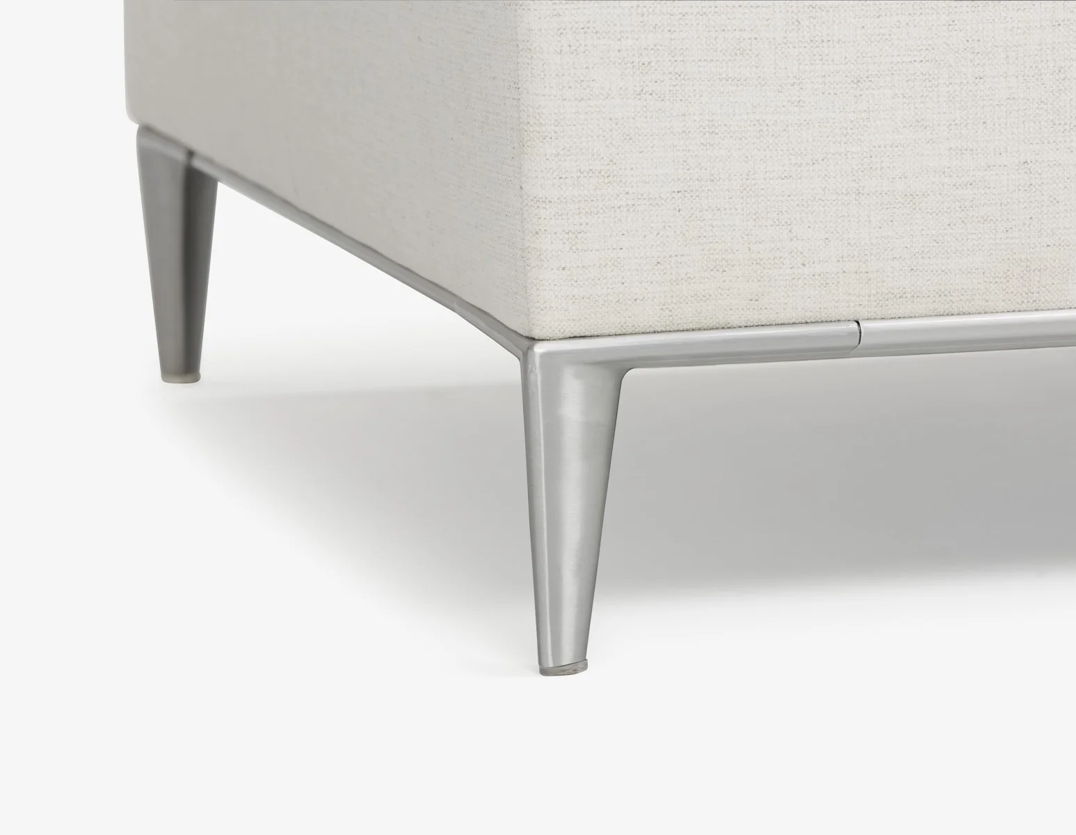 ANDREW — Right-facing sectional sofa in performance fabric (45-44-77-46) - Image 4