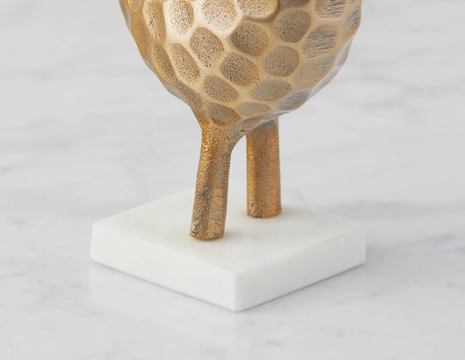 BEYA — Aluminum sculpture with marble base 22 cm - Image 3