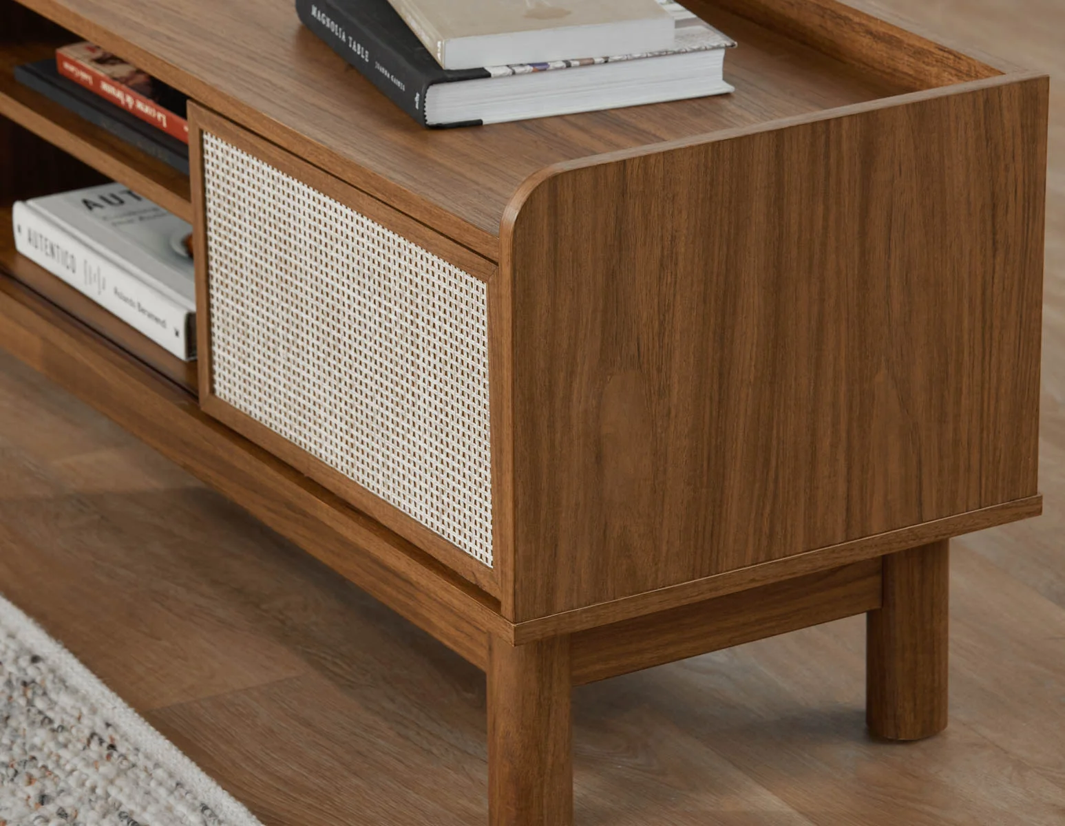 ELLINGTON — Contemporary media unit - Image 11