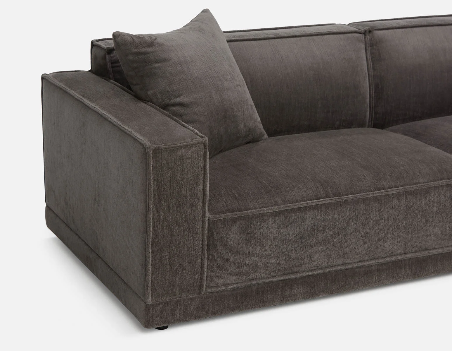 HILLARY — Modern low back 96" luxury sofa (64-85-93-30) - Image 8