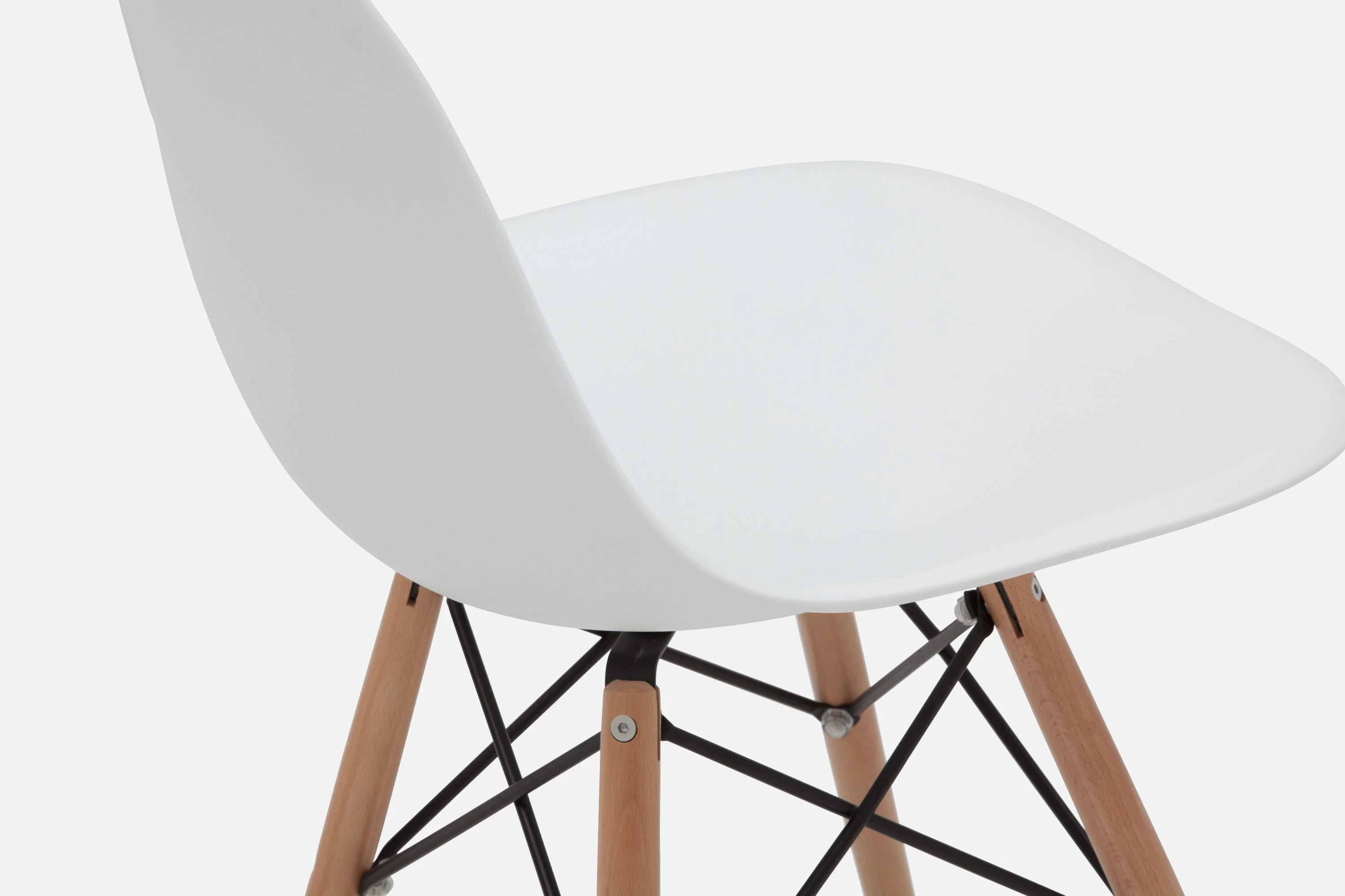 EIFFEL — Mid-century modern chair with solid beech wood legs (90-10-11-10) - Image 3